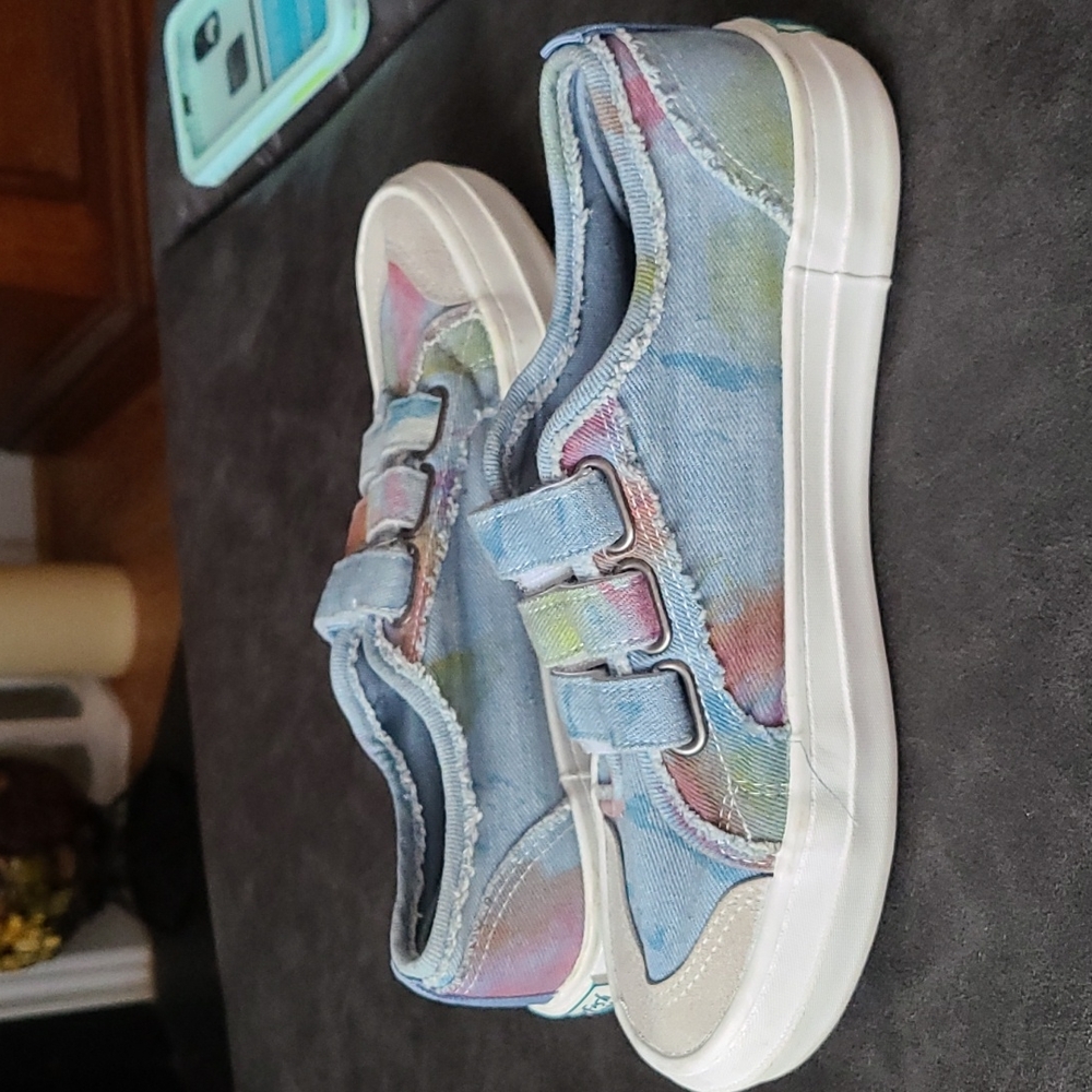Blowfish size 6.5 Velcro closure